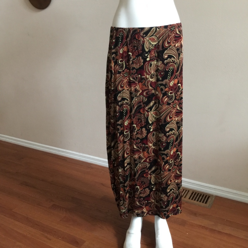 NWOT! Mirasol Paisley Skirt - Picture 4 of 7